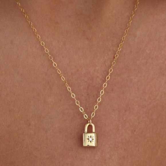 Jewelry - ✨✨Gold Padlock Star Necklace✨✨